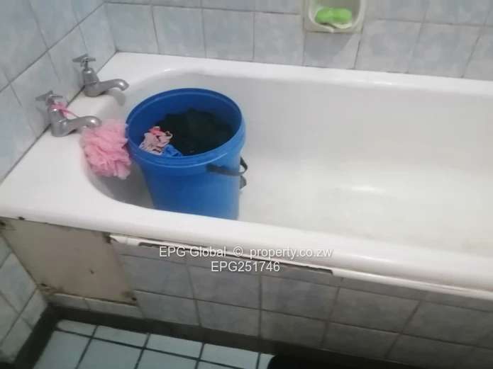 Solid one bedroom flat available for letting 