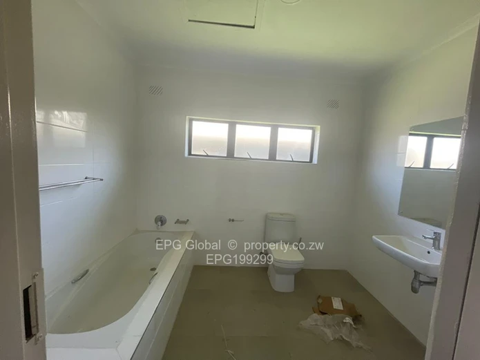  1x Upmarket cluster house to let  