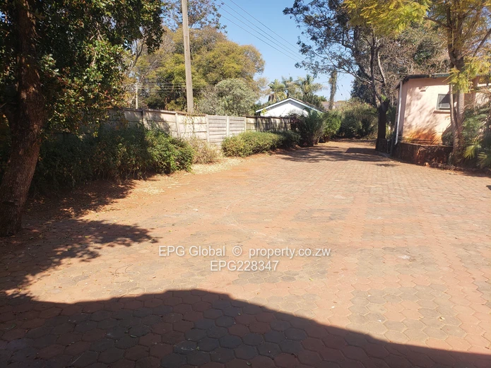 Solid Family House available for letting   