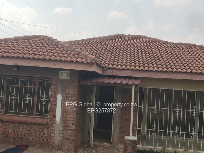 Solid Family house available for letting  