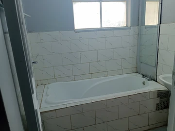 2 Bedroom Flat & Apartment