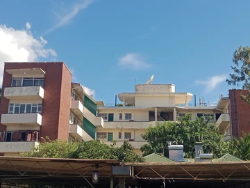 2 Bedroom Flat & Apartment