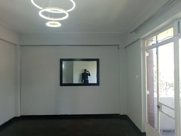 2 Bedroom Flat & Apartment