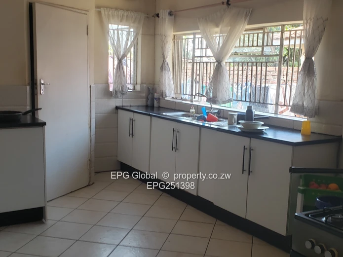 Solid Family house for sale 