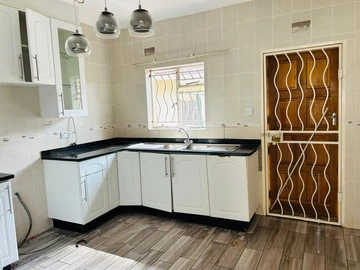 4 Bedroom Garden Flat